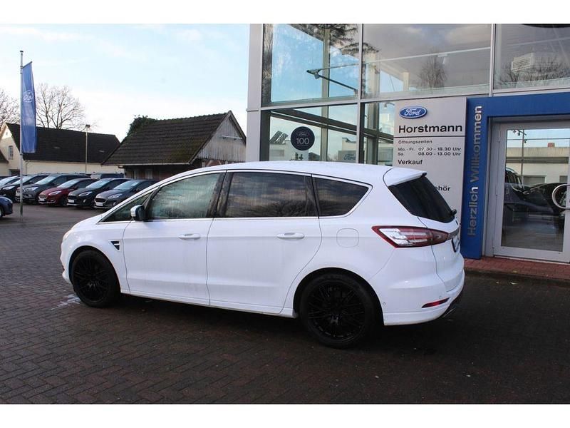 Gebraucht Ford S-MAX Titanium 179 PS (131 kW) 2016 Frozen white Van / Kleinbus