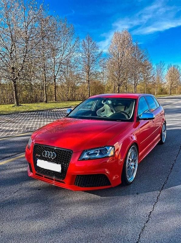 Rot Gebraucht 2011 Audi RS3 Ambiente Kleinwagen | 30.900 € (Fairer Preis) - Bild 1/4