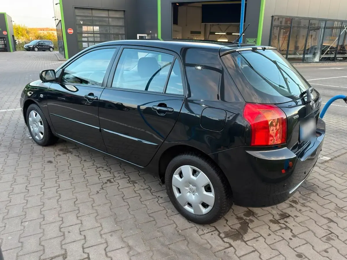 Gebraucht Toyota Corolla 97 PS (71 kW) 2006 Schwarz Kleinwagen