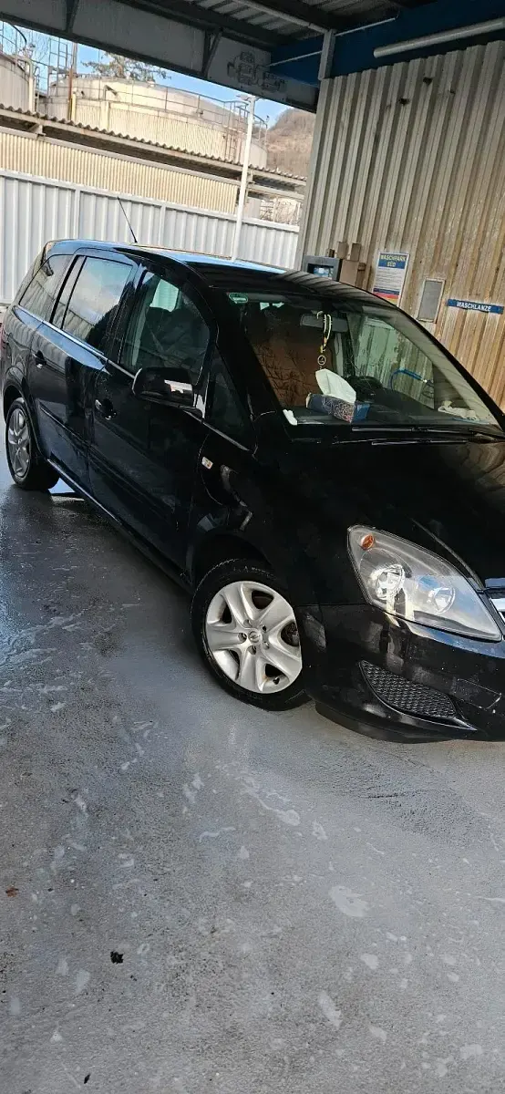 Gebraucht Opel Zafira 125 PS (91 kW) 2011 Schwarz Van / Kleinbus