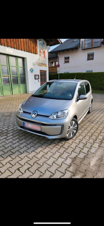 Silber Gebraucht 2018 VW e-up! Kleinwagen | 7.990 € (Guter Preis) - Bild 1/4