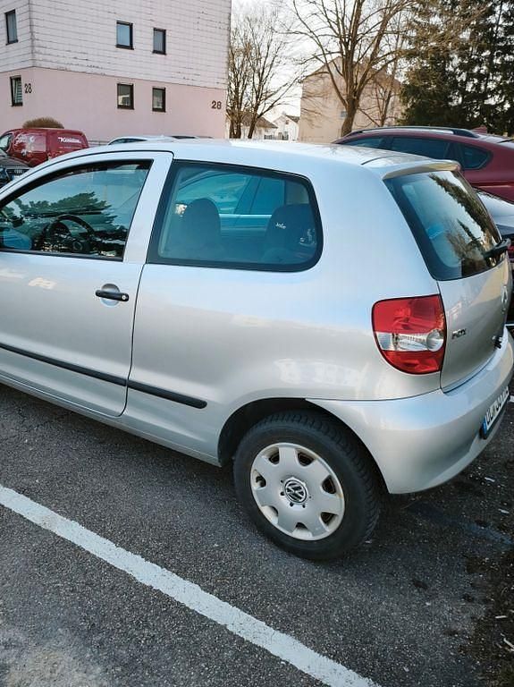 Gebraucht VW Fox 54 PS (39 kW) 2006 Silber Kleinwagen