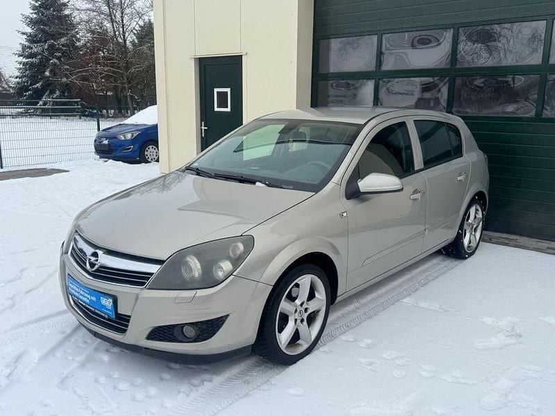 Gebraucht Opel Astra Innovation 140 PS (102 kW) 2008 Grau Limousine