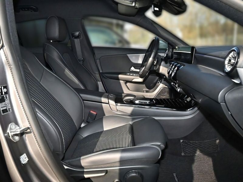 Gebraucht Mercedes CLA180 136 PS (100 kW) 2021 Grau Limousine