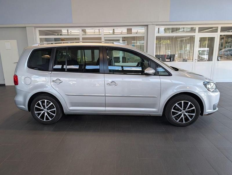 Gebraucht VW Touran Highline 140 PS (102 kW) 2011 Silber Van / Kleinbus