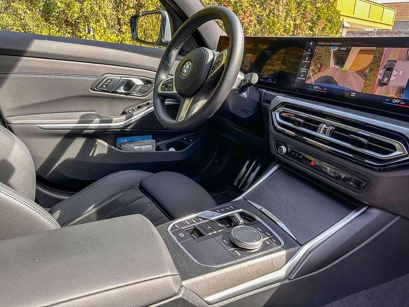 Gebraucht BMW 320e Shadowline 163 PS (119 kW) 2023 Grau Kombi