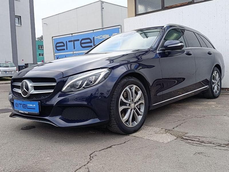 Blau Gebraucht 2014 Mercedes C250 Avantgarde Limousine | 11.990 € (Guter Preis) - Bild 1/4