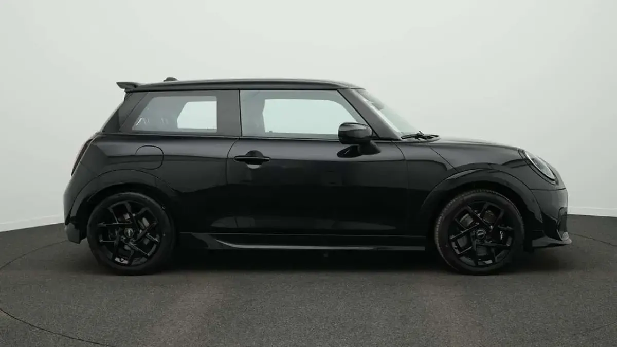 Używany Mini John Cooper Works 204 KM (150 kW) 2025 Czarny Hatchback