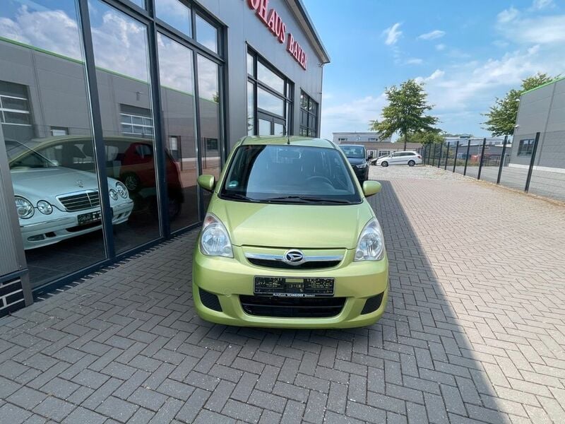 Grün Gebraucht 2010 Daihatsu Cuore Kleinwagen | 3.999 € (Teuer) - Bild 1/4