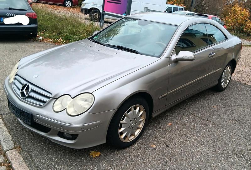 Grau Gebraucht 2006 Mercedes CLK220 Coupé | 2.999 € - Bild 1/4