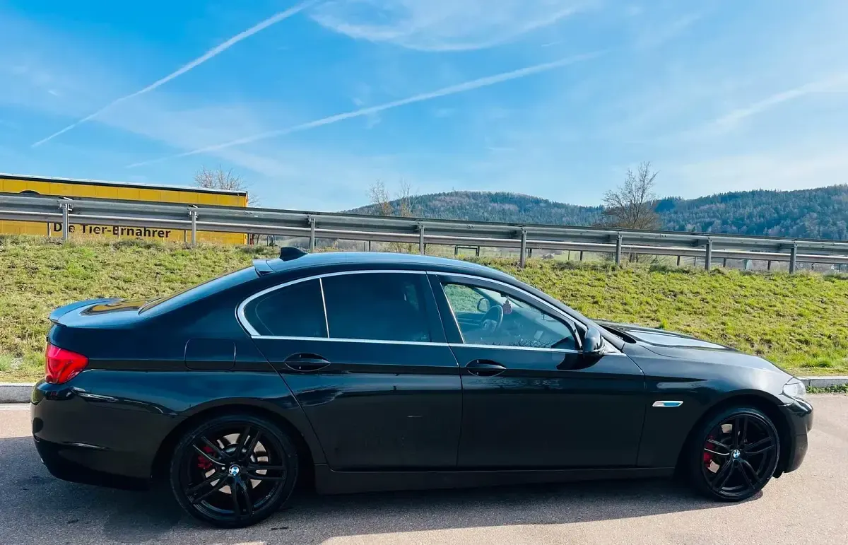 Gebraucht BMW 520 184 PS (135 kW) 2012 Schwarz Limousine