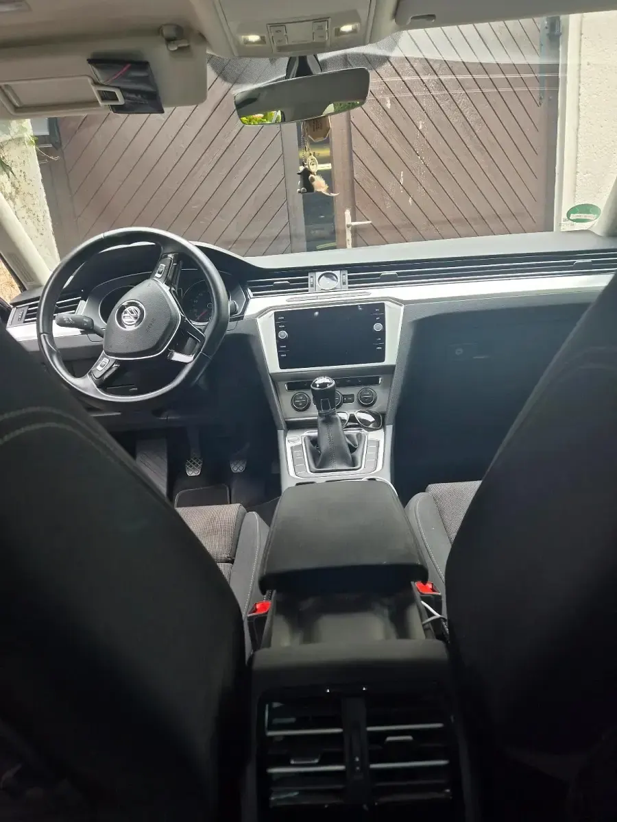 Gebraucht VW Passat 150 PS (110 kW) 2018 Grau Kombi