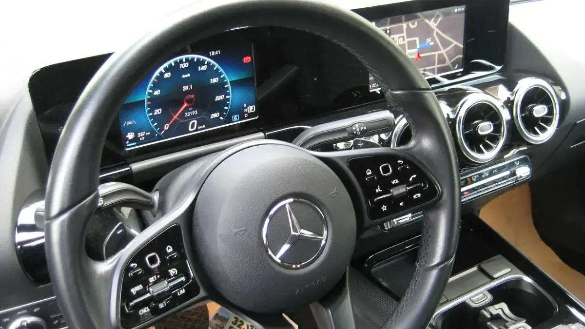Gebraucht Mercedes B200 Edition 150 PS (110 kW) 2021 Silber Kleinwagen