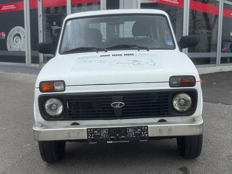 Gebraucht Lada Taiga 83 PS (61 kW) 2015 Weiß SUV