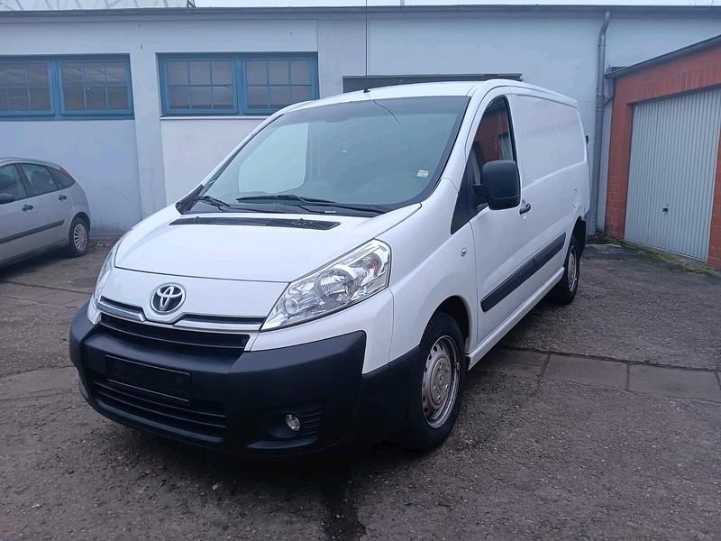 Weiß Gebraucht 2016 Toyota Proace Van / Kleinbus | 5.950 € (Superpreis) - Bild 1/4