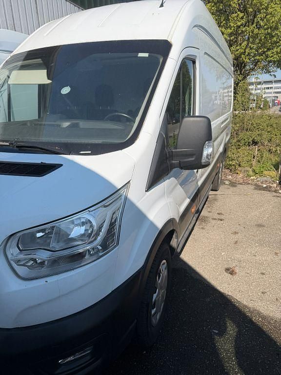 Second-hand Ford Transit 131 CP (96 kW) 2024 Alb Monovolum