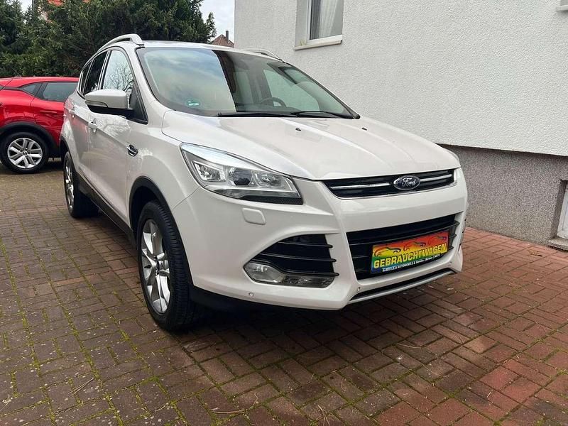 Gebraucht Ford Kuga Titanium 150 PS (110 kW) 2015 Weiß SUV