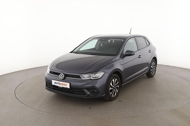 Grau Gebraucht 2023 VW Polo Active Limousine | 16.710 € (Guter Preis) - Bild 1/3
