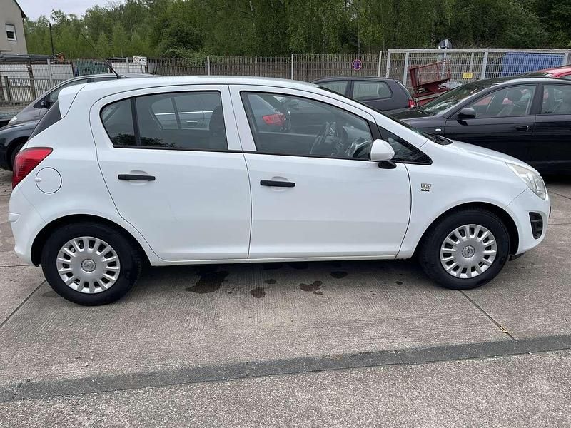 Gebraucht Opel Corsa Selection 69 PS (50 kW) 2012 Casabl/arctic/eisweiss/kaolin Kleinwagen