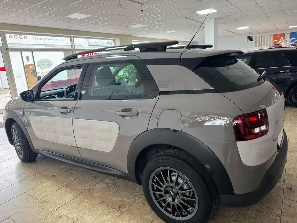 Gebraucht Citroën C4 Feel 82 PS (60 kW) 2016 Olive braun SUV
