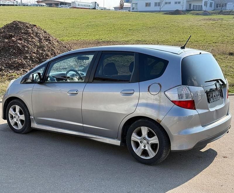 Gebraucht Honda Jazz 99 PS (72 kW) 2011 Grau Kleinwagen