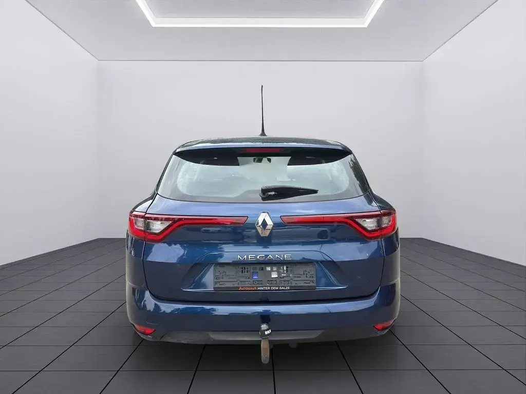 Gebraucht Renault Mégane Life 101 PS (74 kW) 2017 Blau Limousine
