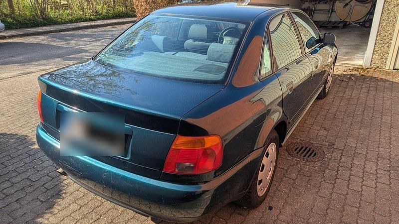 Gebraucht Audi A4 125 PS (91 kW) 1995 Grün Limousine