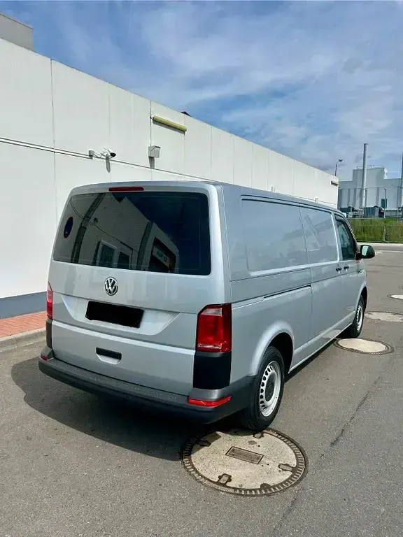 Gebraucht VW Transporter 150 PS (110 kW) 2018 Silber Van