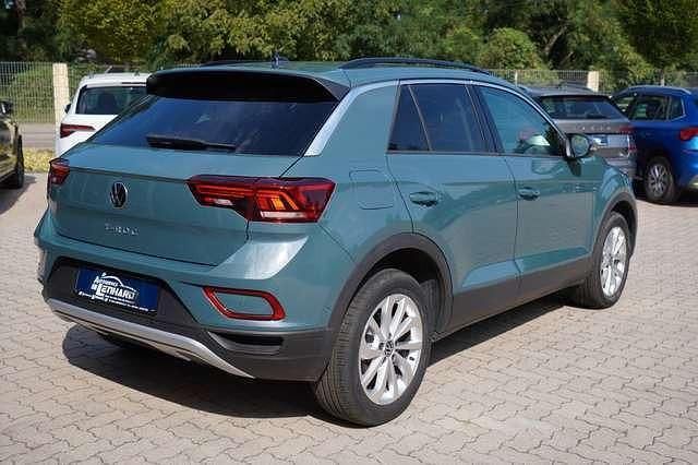 Gebraucht VW T-Roc 150 PS (110 kW) 2023 Blau metallic SUV