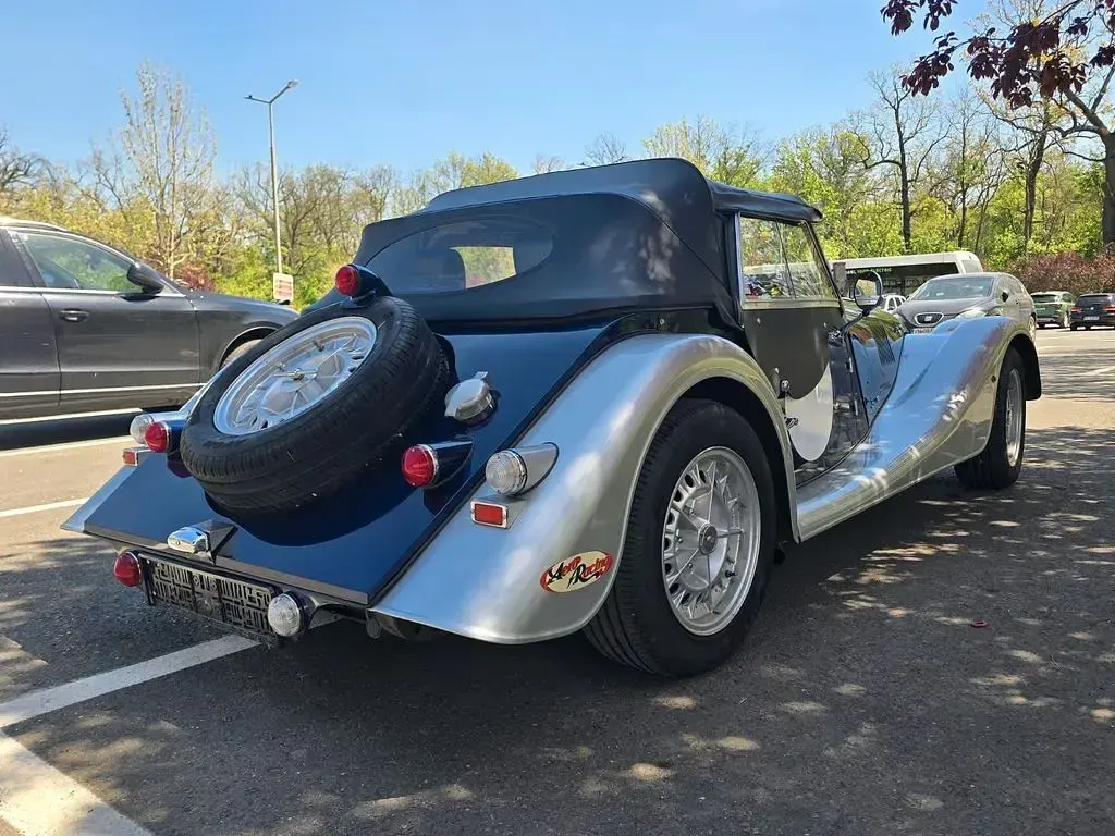 Gebraucht Morgan 4/4 145 PS (106 kW) 2010 Blau Cabrio