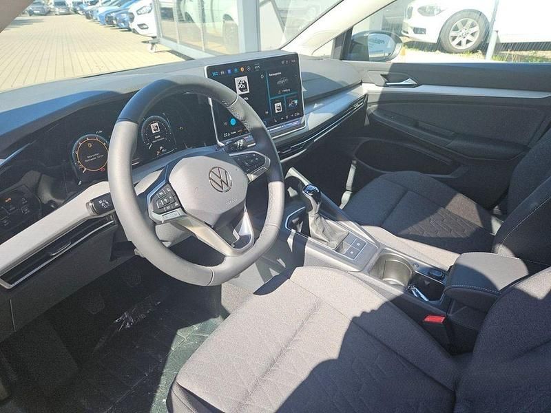 Neu VW Golf VIII 116 PS (85 kW) 2025 Uranograu Kombi
