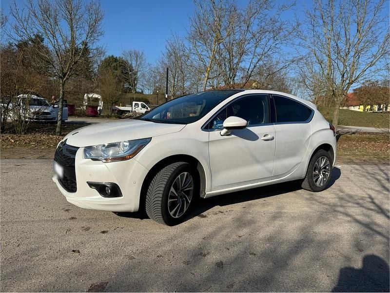 Gebraucht Citroën DS4 170 PS (125 kW) 2015 Weiß Kleinwagen