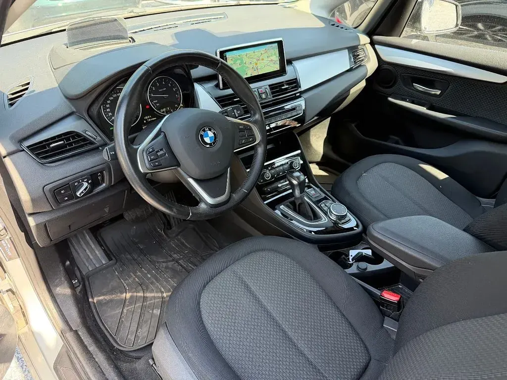 Gebraucht BMW 218 Active Tourer Sport Line 136 PS (100 kW) 2015 Silber Van / Kleinbus