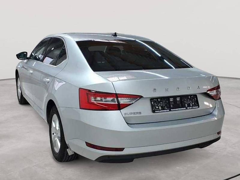 Gebraucht Skoda Superb Ambition 150 PS (110 kW) 2021 Silber Limousine