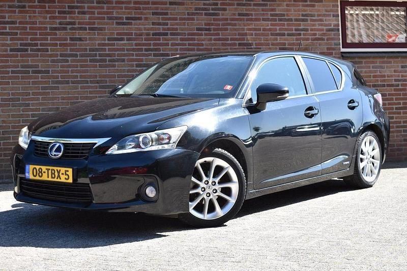 Schwarz Gebraucht 2012 Lexus CT200h Business Edition Limousine | 8.449 € (Fairer Preis) - Bild 1/4