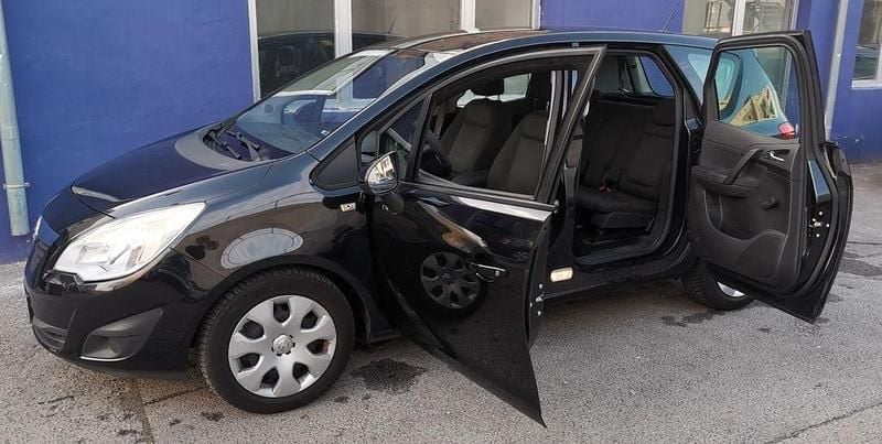 Gebraucht Opel Meriva 101 PS (74 kW) 2011 Schwarz Van / Kleinbus