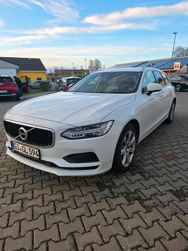 Weiß Gebraucht 2018 Volvo V90 Kombi | 18.500 € (Fairer Preis) - Bild 1/4