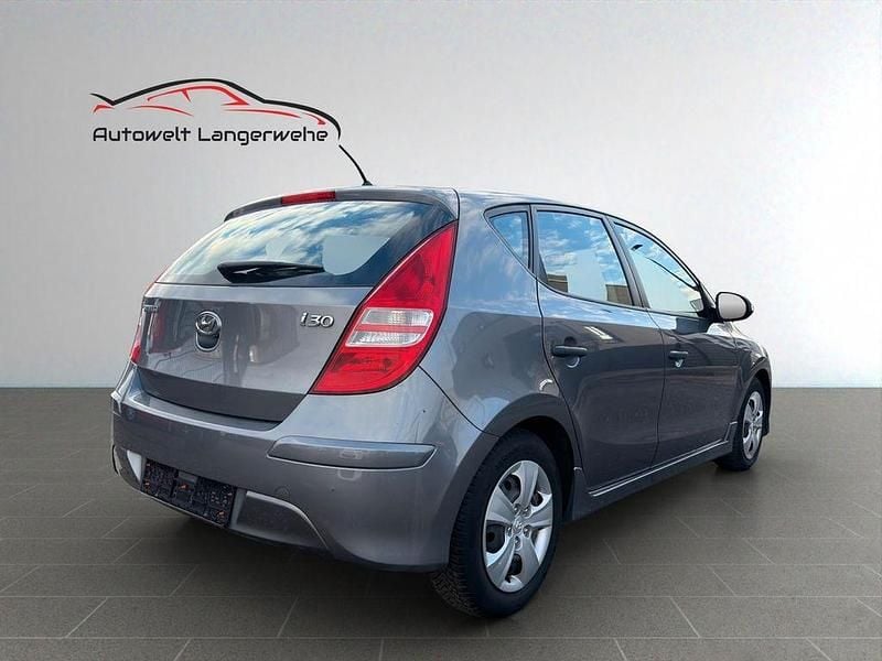 Gebraucht Hyundai i30 Classic 109 PS (80 kW) 2012 Grau Limousine