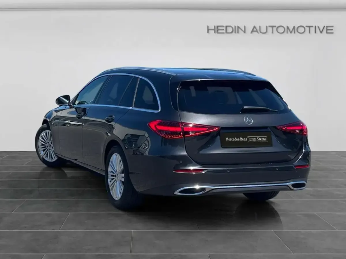 Gebraucht Mercedes C200 204 PS (150 kW) 2025 Grau Limousine