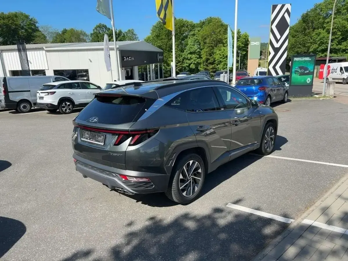 Gebraucht Hyundai Tucson Trend 151 PS (111 kW) 2021 Grau SUV