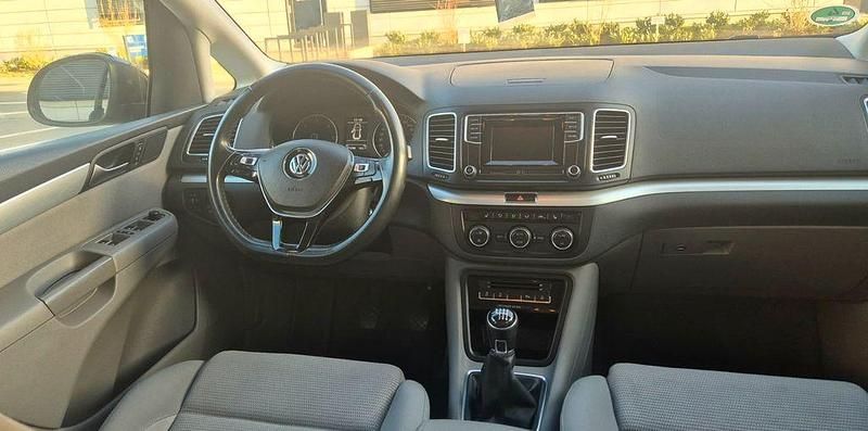 Gebraucht VW Sharan 150 PS (110 kW) 2016 Schwarz Van / Kleinbus