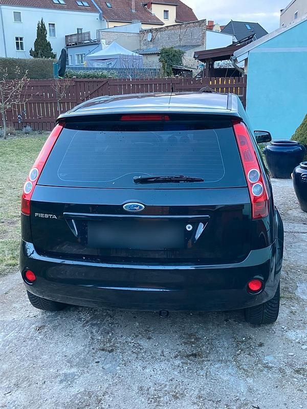 Gebraucht Ford Fiesta 80 PS (58 kW) 2008 Schwarz Kleinwagen
