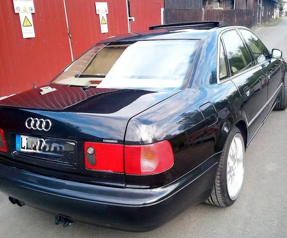 Gebraucht Audi A8 193 PS (141 kW) 1996 Schwarz Limousine