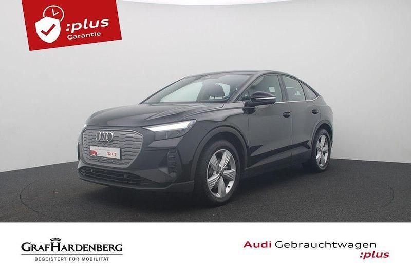 Mythosschwarz metallic Gebraucht 2022 Audi Q4 Sportback e-tron Comfort SUV | 28.980 € (Fairer Preis) - Bild 1/4
