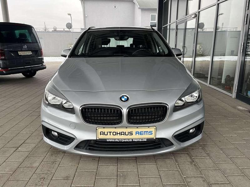 Gebraucht BMW 218 136 PS (100 kW) 2016 Glaciersilber Kombi