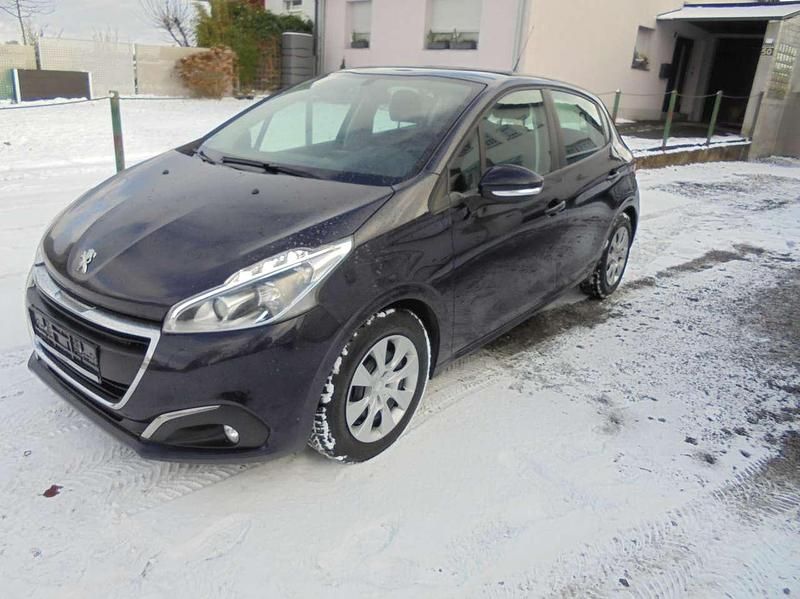 Blau Gebraucht 2018 Peugeot 208 Allure Kleinwagen | 6.800 € (Fairer Preis) - Bild 1/4