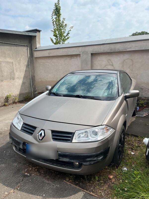 Grau Gebraucht 2004 Renault Mégane Cabriolet Cabrio | 500 € (Superpreis) - Bild 1/4