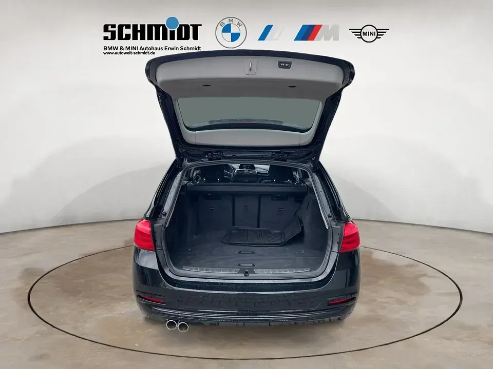 Gebraucht BMW 320 Advantage 190 PS (139 kW) 2017 Schwarz uni Kombi