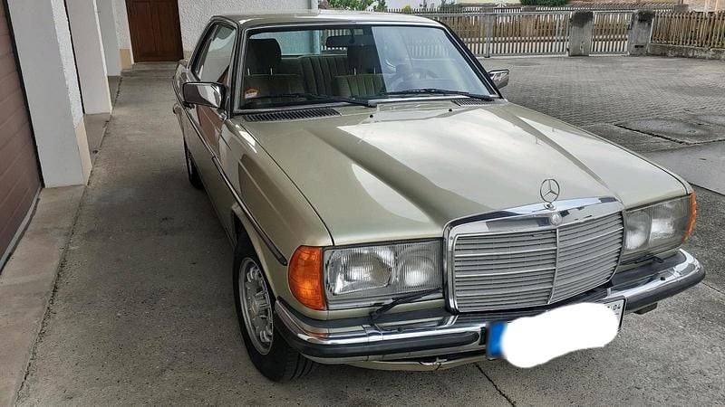 Gebraucht Mercedes 280 180 PS (132 kW) 1982 Grün Coupé