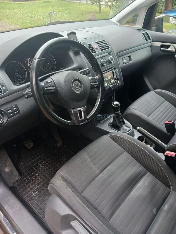 Gebraucht VW Touran Cup 140 PS (102 kW) 2015 Braun Van / Kleinbus